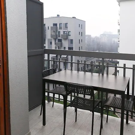 Bloom Apt - Citylife Apartment